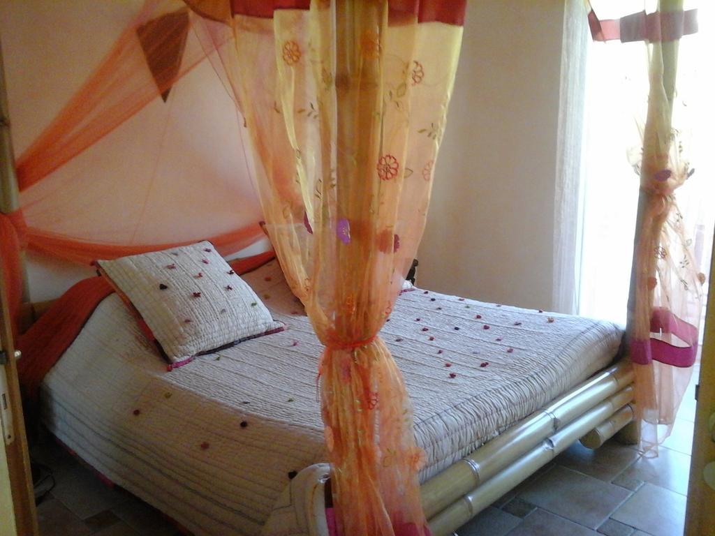Hotel Mas Des Lys Roquebrune-sur Argens Pokój zdjęcie