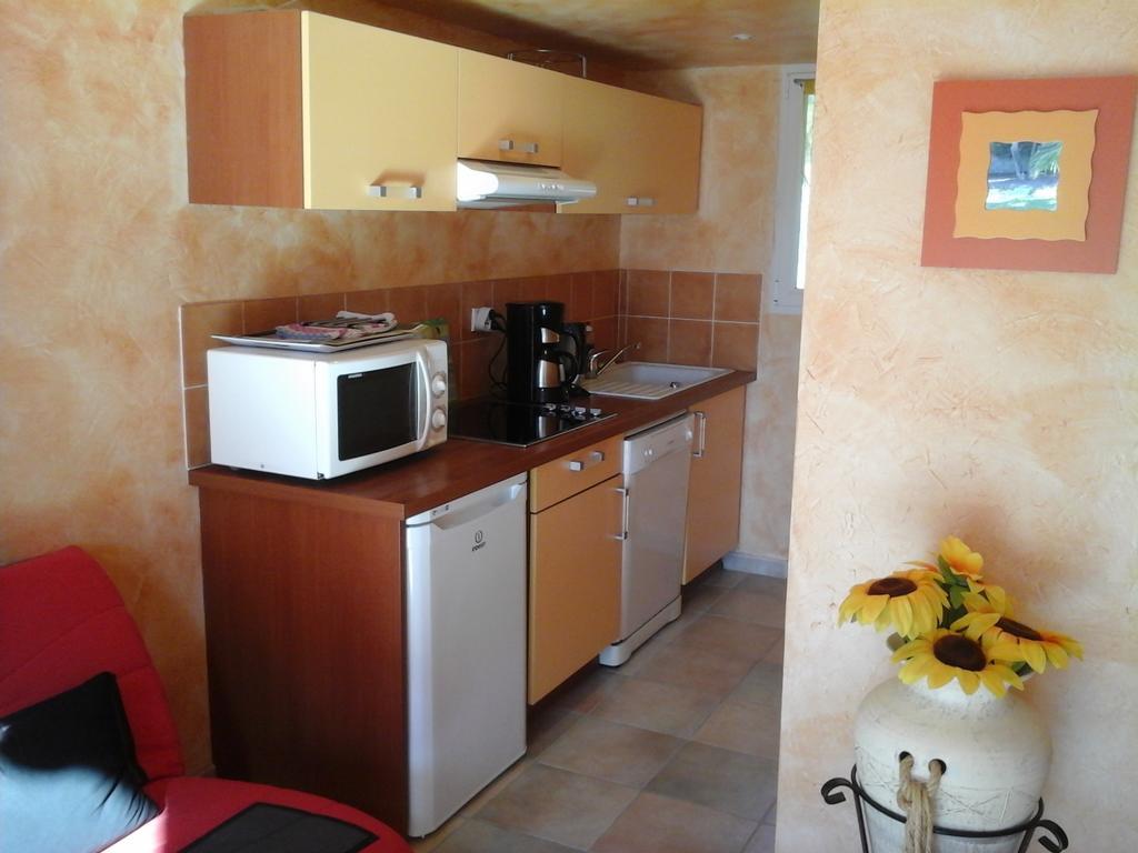 Hotel Mas Des Lys Roquebrune-sur Argens Pokój zdjęcie