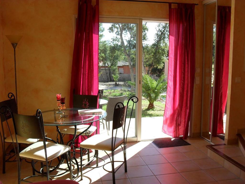 Hotel Mas Des Lys Roquebrune-sur Argens Zewnętrze zdjęcie